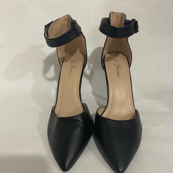 Black Heels - Picture 2 of 5